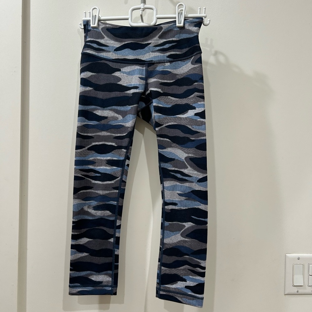 lululemon athletica Blue and Gray Camouflage Leggings